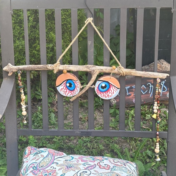 Handmade Eyeball Driftwood Yard Art – Quirky Garden Hanging - Picture 5 of 11